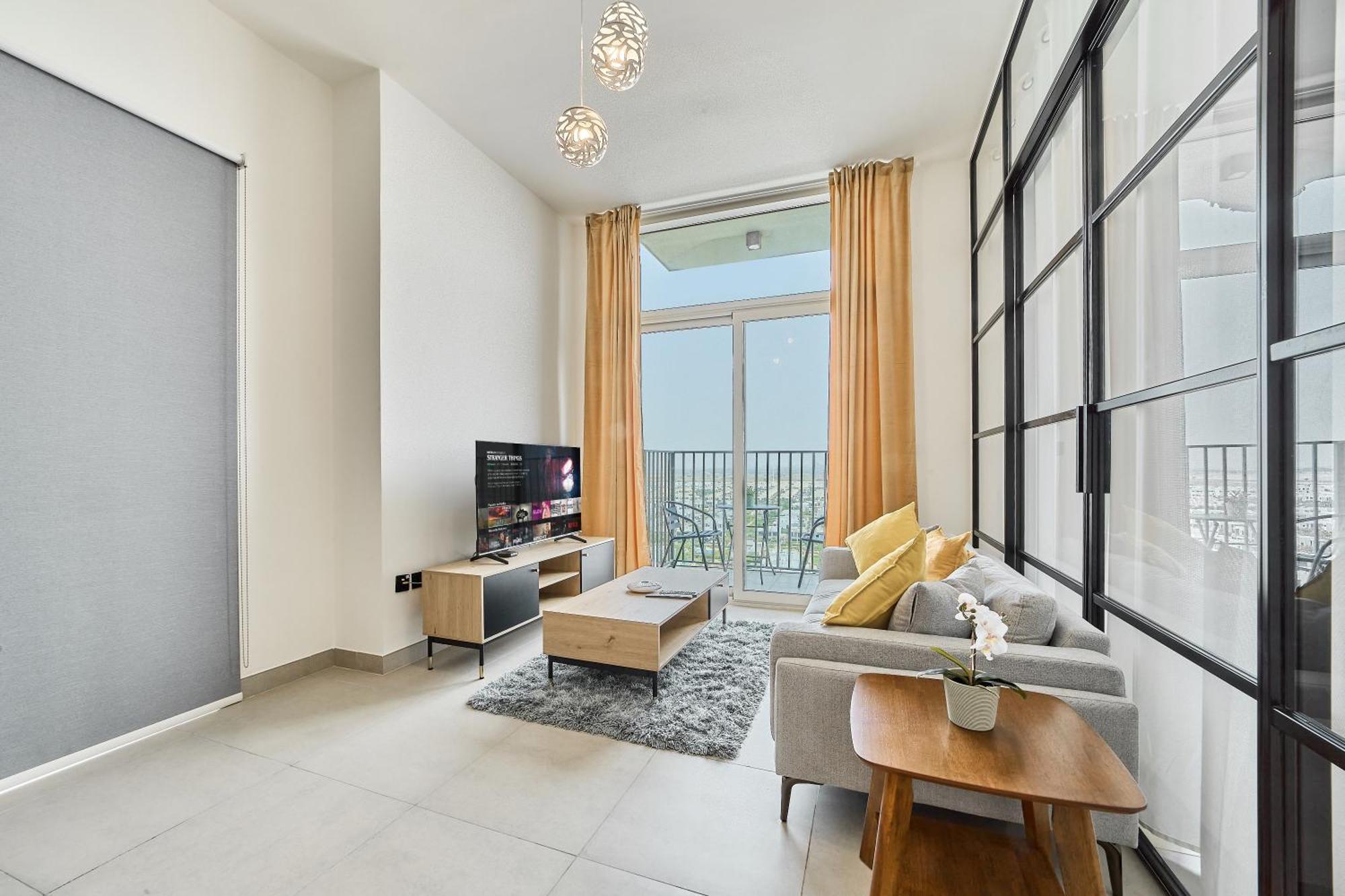 Bright & Trendy 2br In Collective, Hills * Dubai
